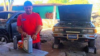 HACIENDOLE EL CAMBIO DE ACEITE A MI CARRITO NISSAN 720  P1