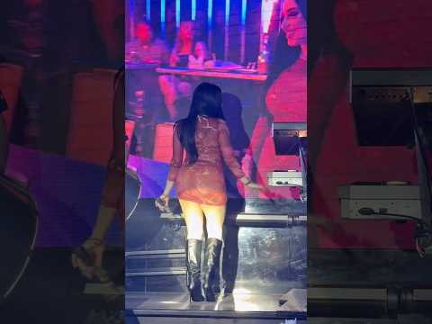 قلبي العاشق دليلوا بس عالطريقة المصرية من حفلات دبي اكسبلور ليال خوري حفلات قلبي العاشق