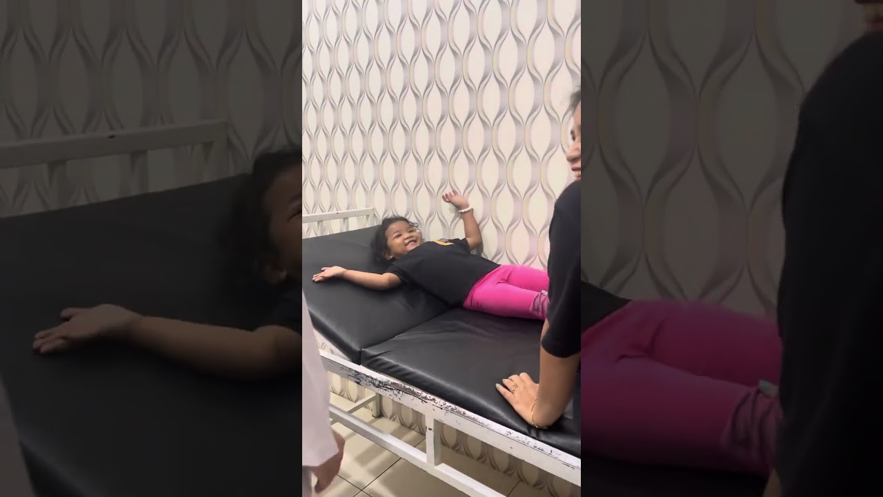 Lagi sakit mata.. tapi malah senang diajak ke dokter 