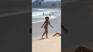🇧🇷 A wavy day at Copacabana Beach