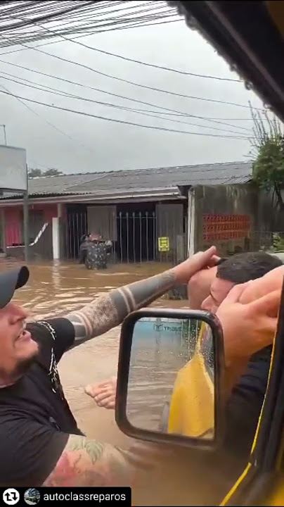 Parabéns ao dono do Troller pela coragem, empatia resgatando pessoas, tragédia no Rio Grande do Sul