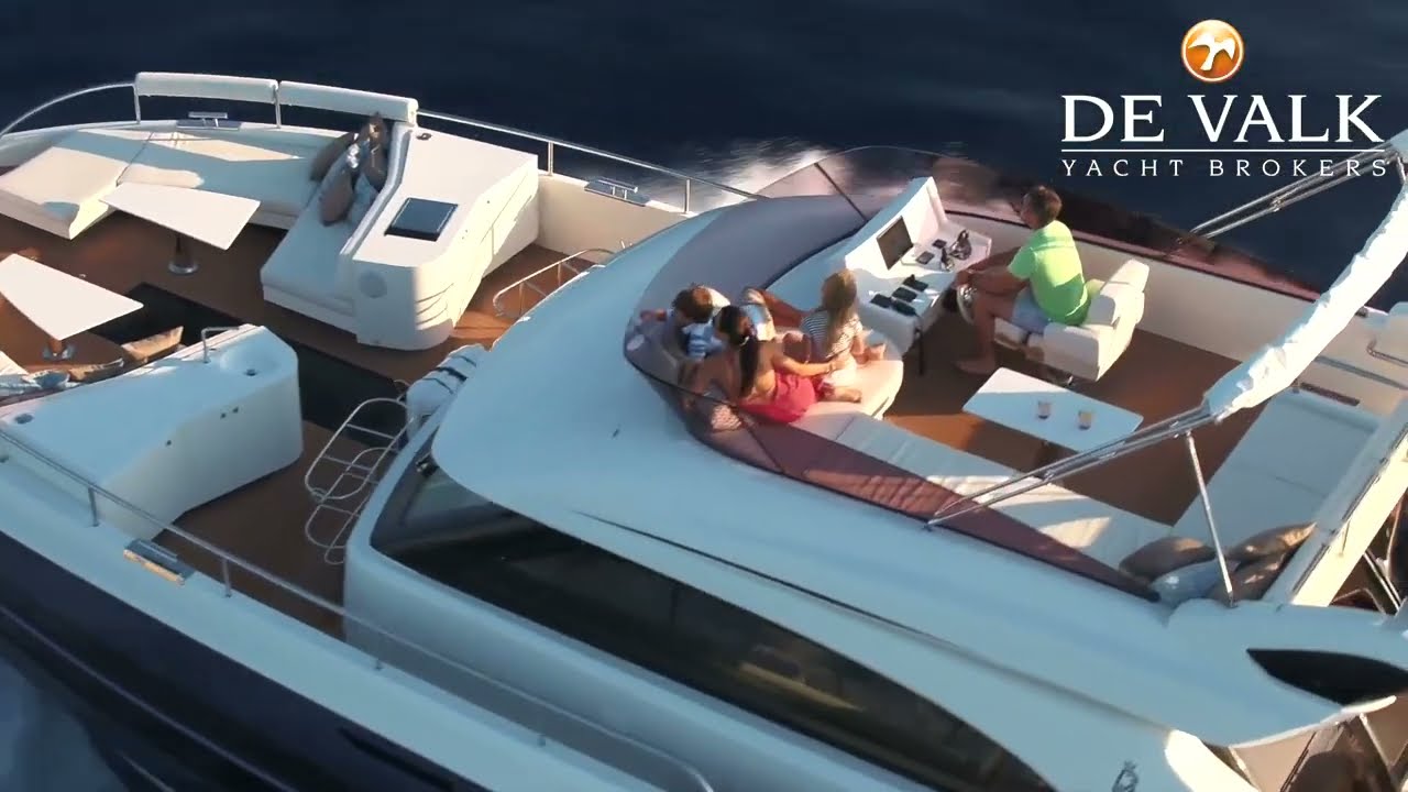 ⁣Van Der Valk Beachclub 660 Flybridge