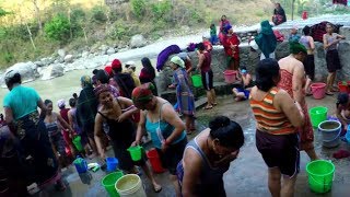 तातोपानी कुण्ड भित्र डुब्न हजारो महिलाहरुको घुइचो | TATOPANI KUNDA MYAGDI  | HOT SPRING BATH | NEPAL