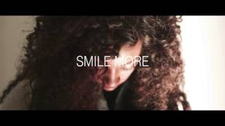 Miniatura del video "Syd - smile more"