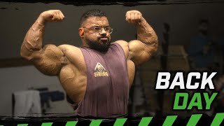 Es ist zwar schwer, aber schwer ist gut! | Rückentraining mit Erdem Dül
