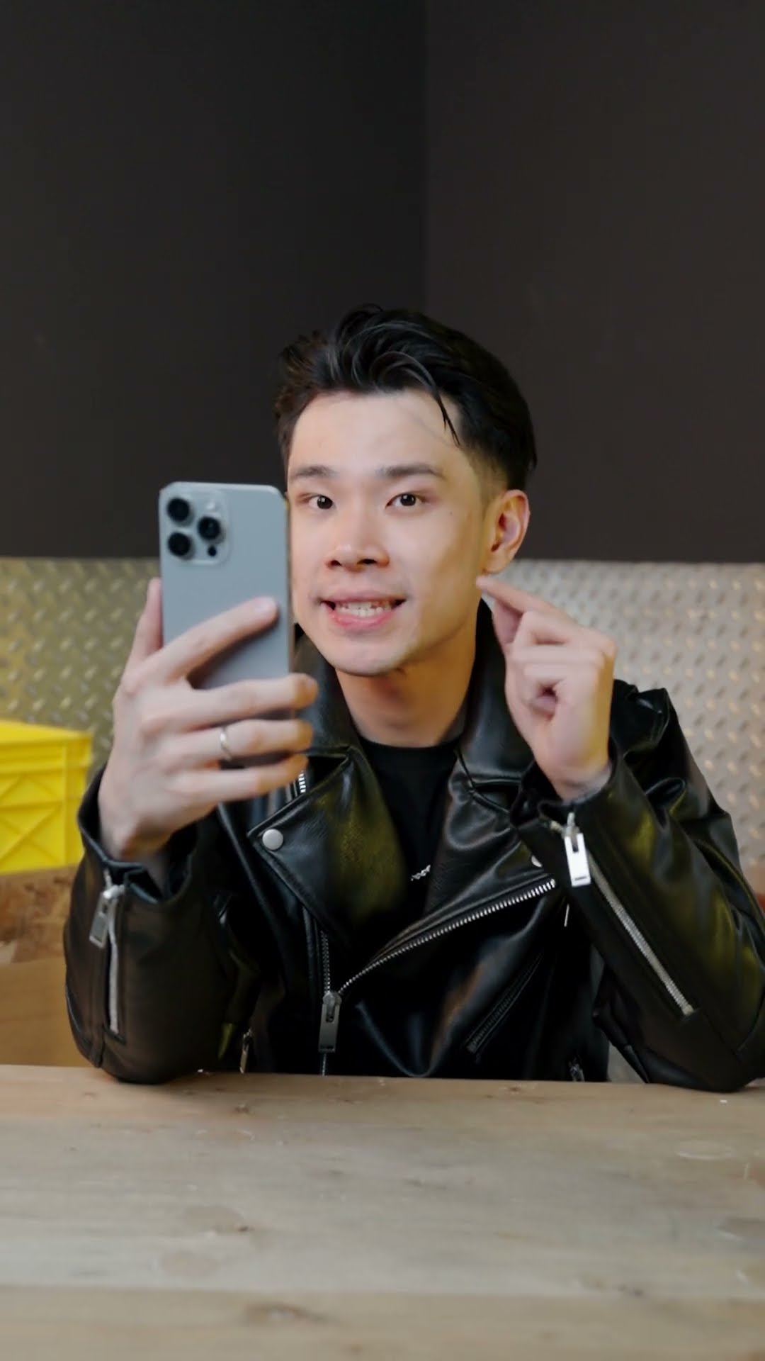 Android Vs iPhone 15 Pro Max!