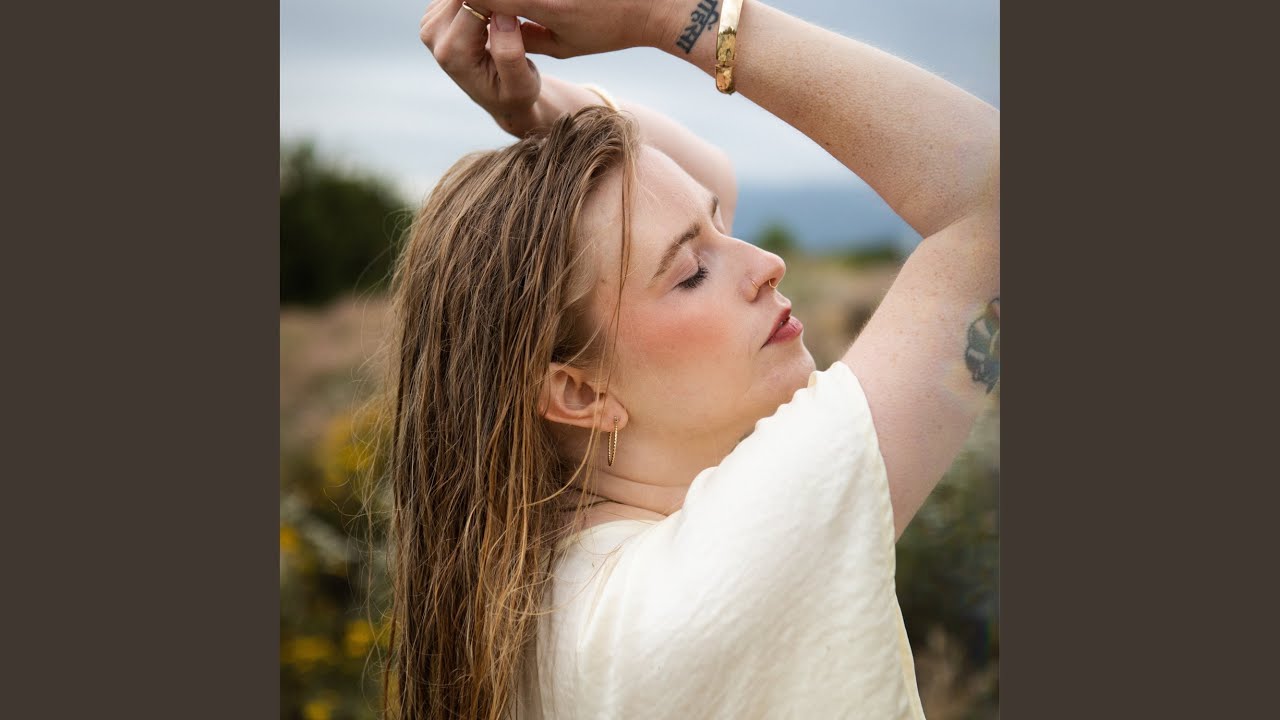 在 YouTube 上觀看「Come Apart」