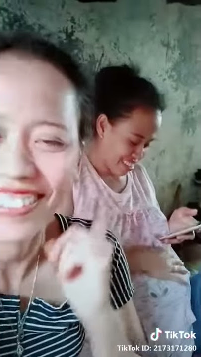 Klo gak jadi hantu jadi banci 😀😀😀 smp elus² blg amit² x ya hihii