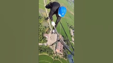 Công việc vất vả của anh thợ kéo điện cao thế #shorts