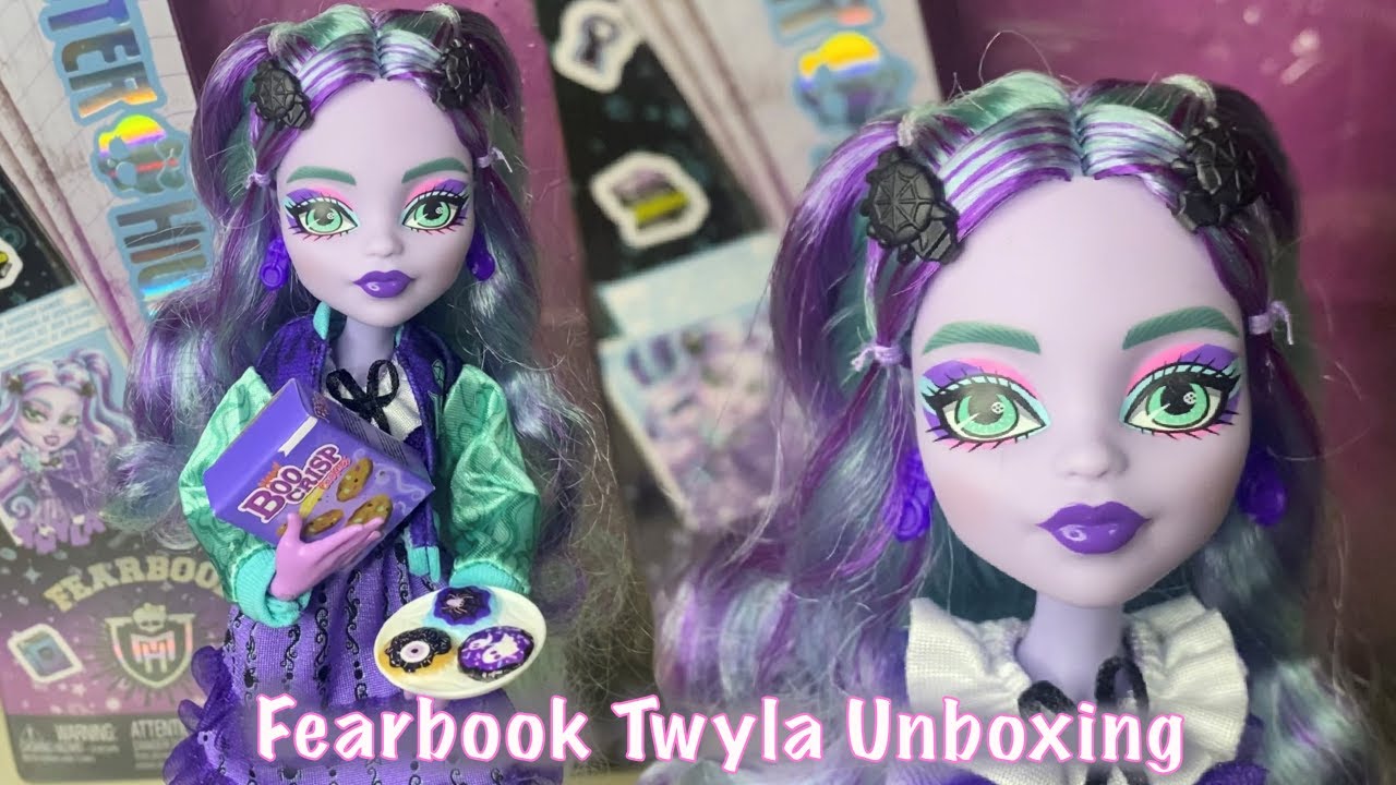 Monster High Fearbook Twyla Unboxing and Review