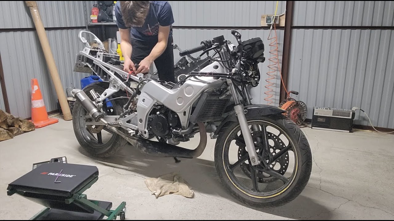 Początek finałowego składania | Honda NSR 125 [26]