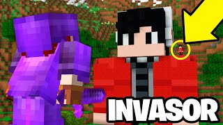 DESCOBRI UM INVASOR JOGANDO ESCONDIDO NO NOSSO MAPA DE MINECRAFT!!