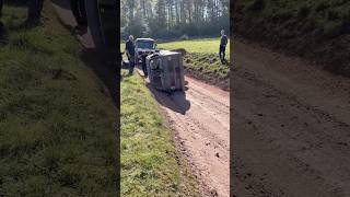 Das gibt doch Kratzer 🥲 #crash #t3 #kratzer #funny #tdi #doka #mammut