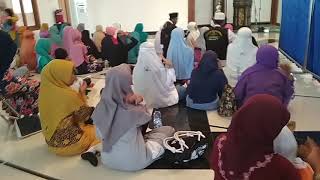 Proses Ruqyah Massal di masjid Al Hajj alun alun slawi
