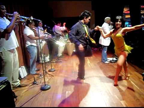 Caliente Univision Fulanito Performance