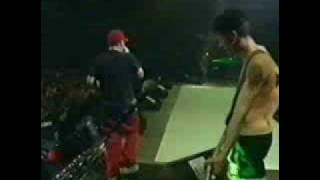 Limp Bizkit- jump around