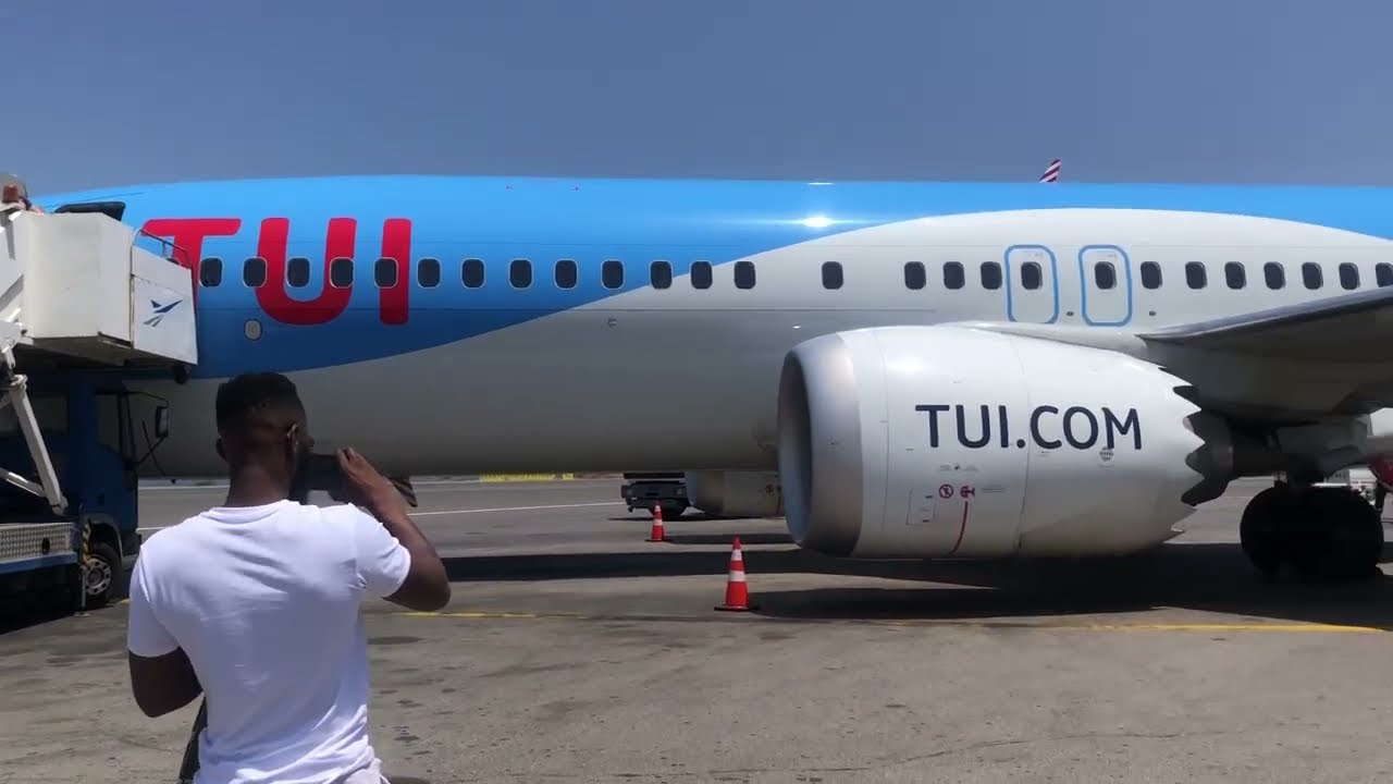 FLIGHT HIGHLIGHTS - London Gatwick to Heraklion Crete (HER) TUI B737 MAX