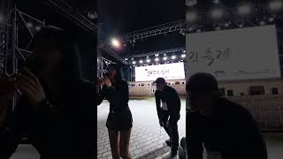 홍진영님과 또 악수하는 외팔이창호!! ##홍진영 #홍진영직캠 #홍진영최고다 #홍블리 #홍블리너스 #외팔이창호 #쌈바홍 #shorts #foryou #flp #악수 #예쁨주의
