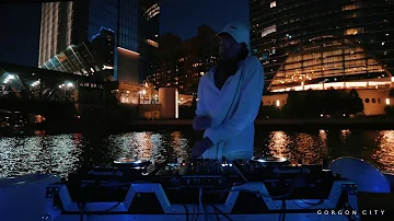Can you boat on Chicago River?