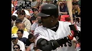 Barry Bonds goes 3-for-4, slugs walk-off HR
