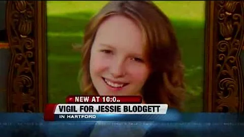 Friends and family hold vigil for murdered teen Je...