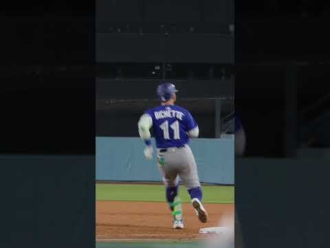 Vladimir Guerrero Jr. JUST beat the tag 😳 #WorldSeries