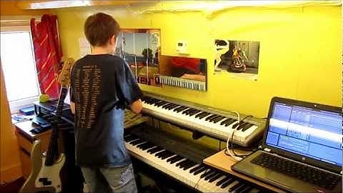 Live Looping performance (No.8) - Robert Dimbleby