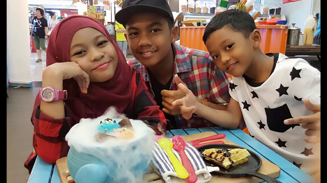 Dragon Breath In Kuala Lumpur Amazing Food Malaysia Street Food Ice Cream By Bava