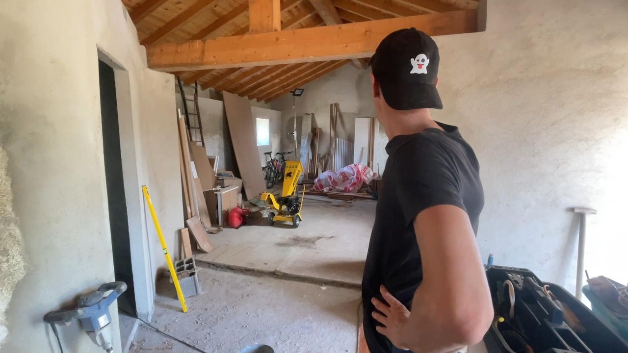 Renovating an Abandoned Portuguese Village House - DIY