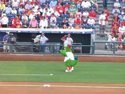 Phillie Phanatic Harasses, Hexes & Rides