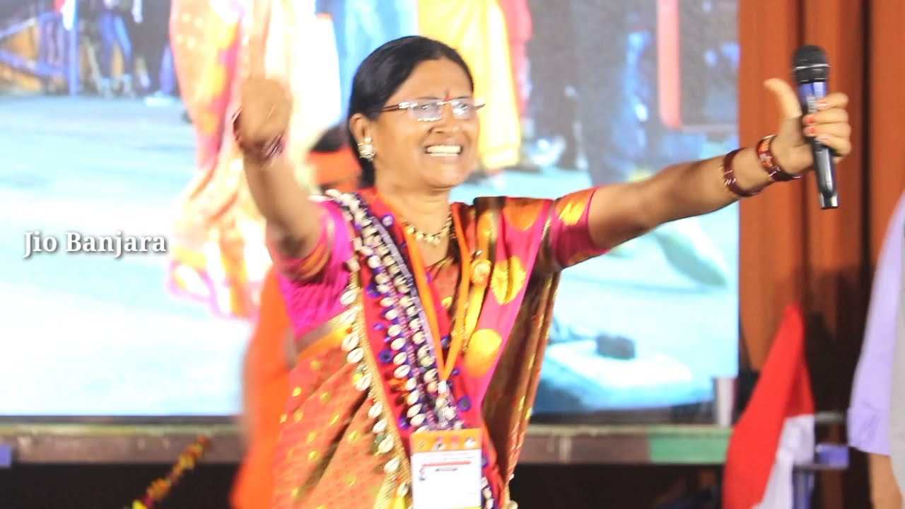 Savitrabai Banjara Bhajan at Banjara Lok kala Culture Program Gulbarga 2021 / Jio Banjara