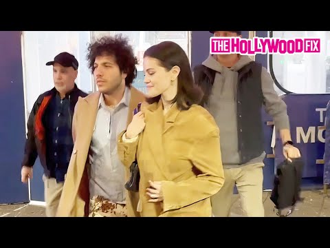 Selena Gomez & Benny Blanco Exit Knicks Game After Justin Bieber Liked Their Instagram Pics In N.Y.