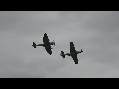 Spitfire Mk.XVIe & P51D Mustang Formation & Solo Displays