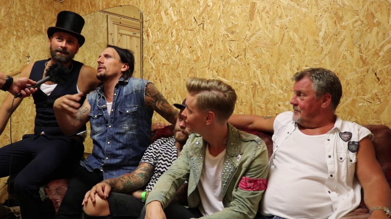 Dansbandet Barbados! Politikerna borde dansa mer.