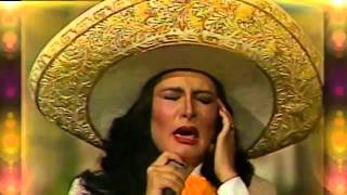 Beatriz Adriana canta al Buki Por Ti