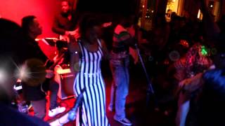 Darryl Williams Jam Session @ The Edge Feat Gennine Francis "Crazy in Love"