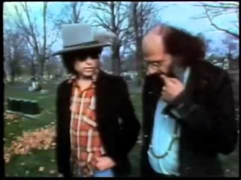 Allen Ginsberg y Bob Dylan en la tumba de Kerouac Subtitulado