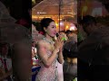B&agrave; tr&ugrave;m hoa hậu Phạm Kim Dung chắp tay cầu trời ngừng l&agrave;m mưa trong đ&ecirc;m chung kết Miss World 2026