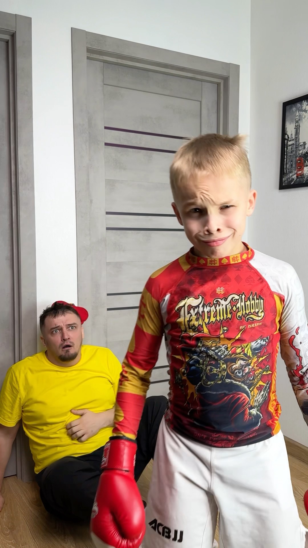 Family BOXING ? KID PRANKS HIS DAD?????