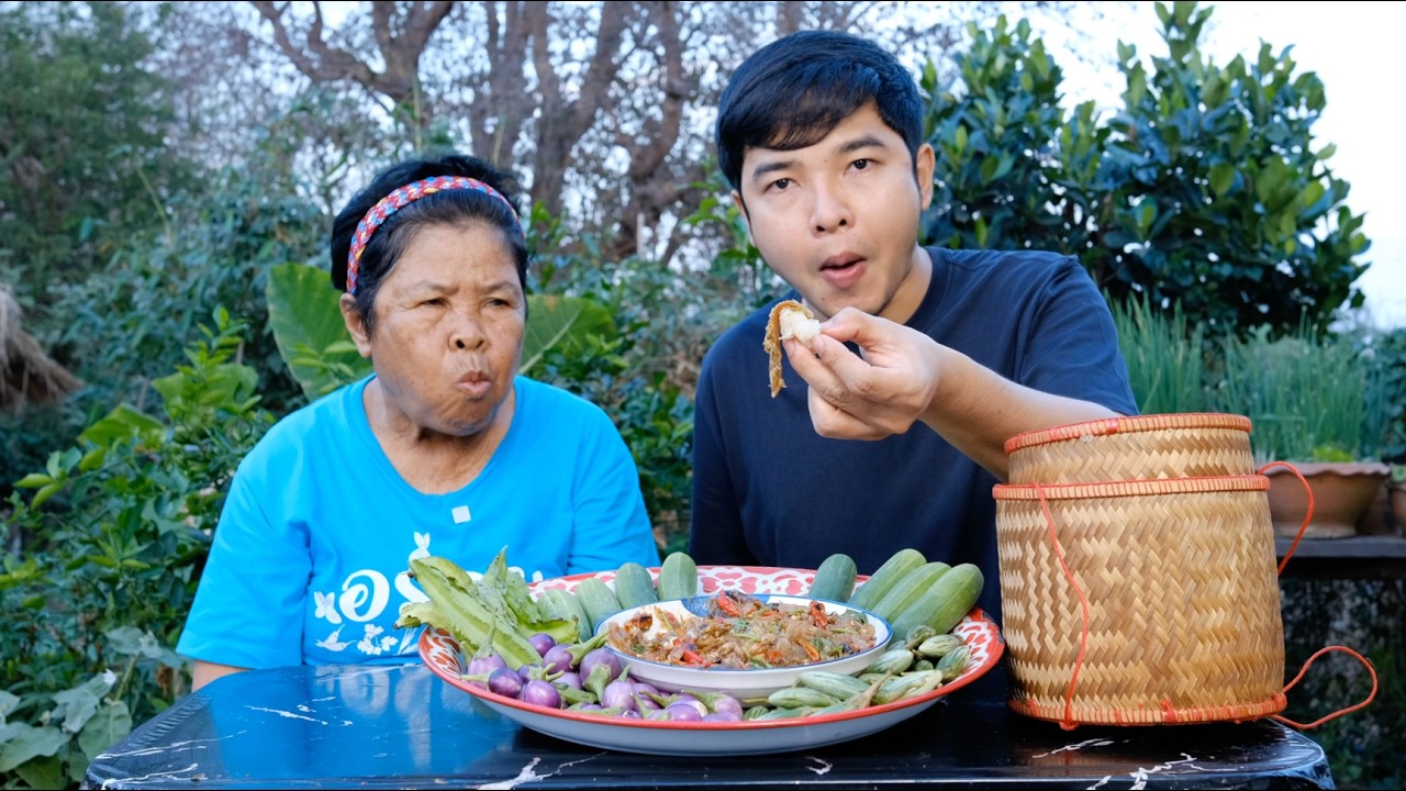 ต่ำแจ่วปลาร้าตัวสวยๆ ฝีมือลูกชายยายเตี้ย หอมๆ กินกับ ข้าวเหนียว แซ่บคักพี่น้อง | อร่อยนัวร์