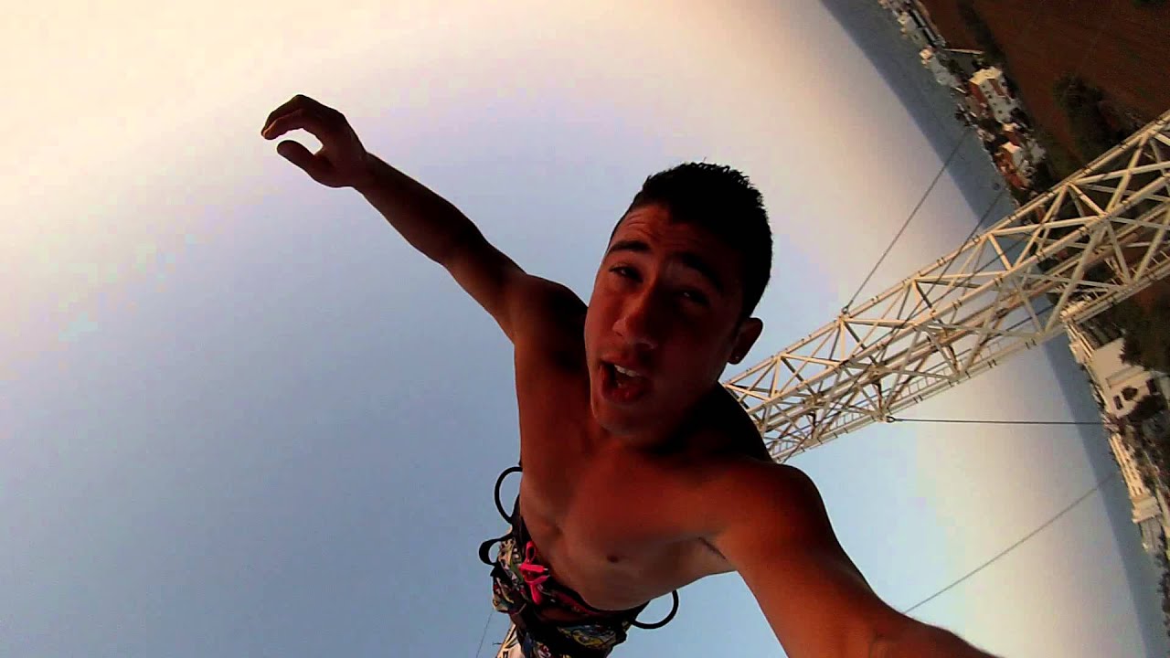 L'Acrobate - Saut à l'élastique - YouTube