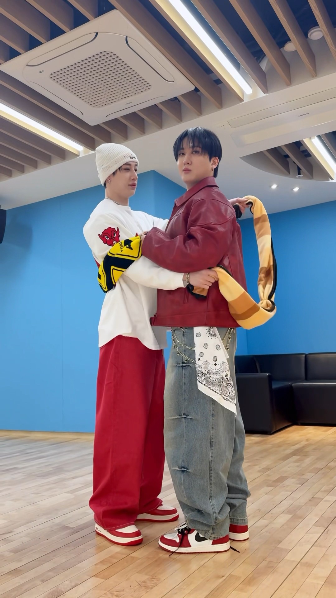 타월 챌린지는 재미로만 하세요? #StrayKids #스트레이키즈 #방찬 #BangChan #창빈 #Changbin #YouMakeStrayKidsStay