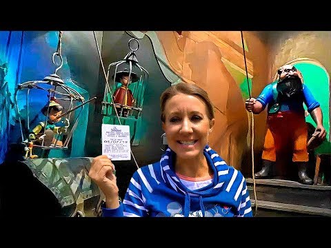 2019 See Disneyland Pinocchio Ride With Lights On Broke Down & Walked Off