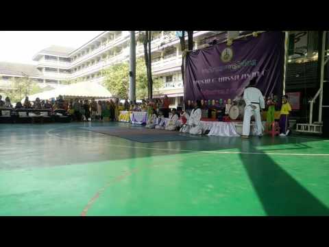 โชว์เทควันโดเขตวังทองหลาง@ร.ร.พระราม9(1)