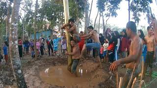 Panjat Pinang Lucu Celana Sampai Melorot