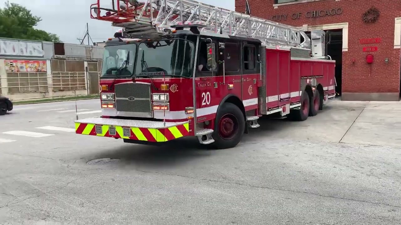 Chicago Fire Department *Brand New* Truck 20 responding. YouTube