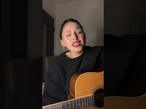 Bir Beyaz Orkide Erva Sude Dağlı Kısa Cover 