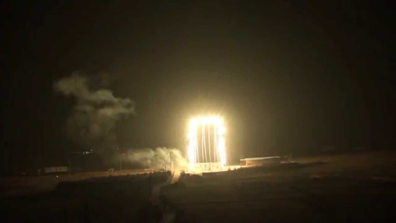 “2014” Two Zero One Four - Slow Motion x 2 fireworks pizza