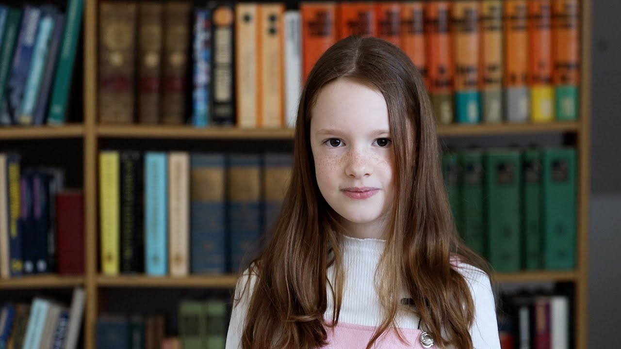 Steinbach Léna:  Mentovics Éva - Folyton csak az a mosdás