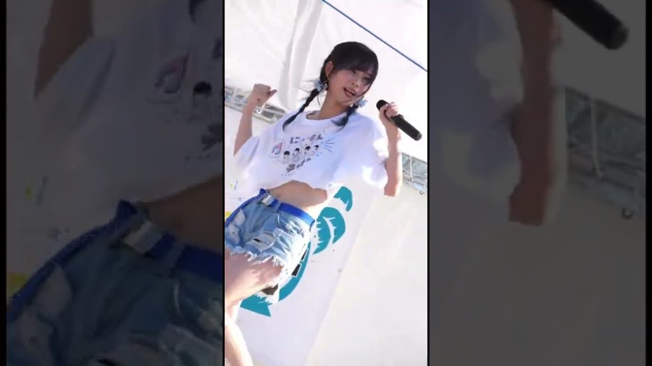ショートパンツ ハミ チラ 【アイドル放送事故】ホットパンツからハミでる注目 - YouTube